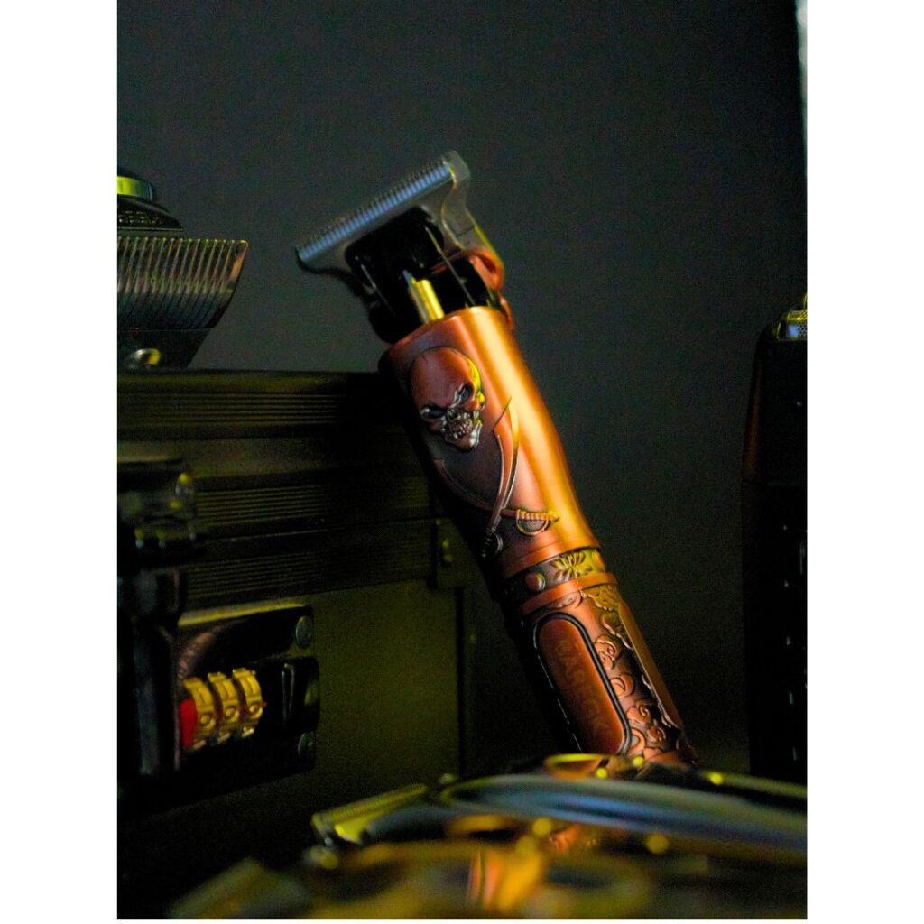 Fotografía de producto de clipper Baregk encima de maletín